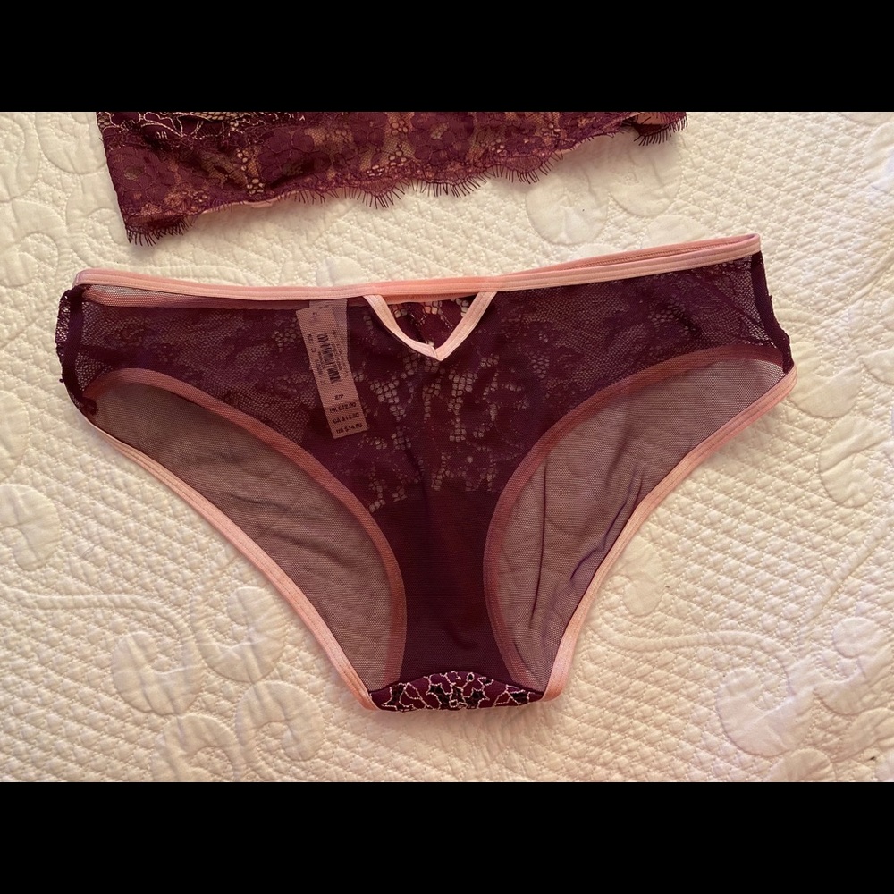 Victoria’s Secret bra and panty set - Picture 6 of 12